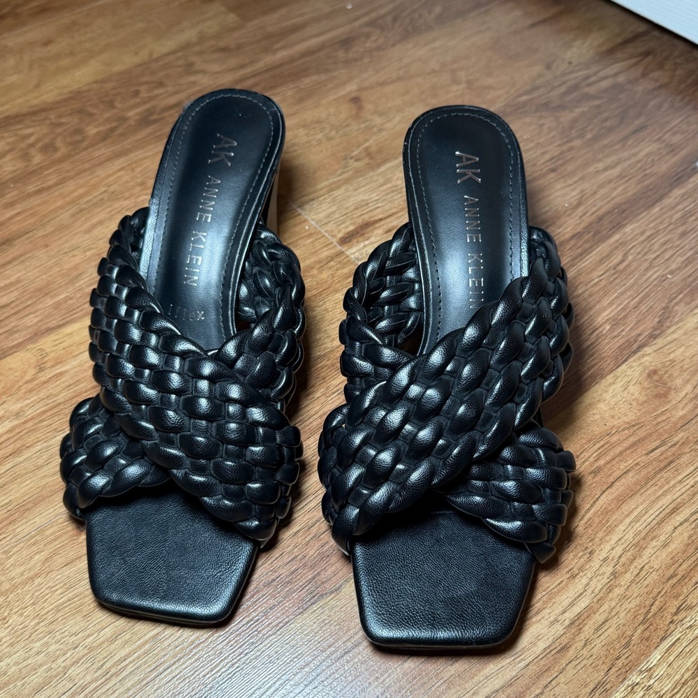 Anne Klein Iflex Misty Black Braided Crisscross Strap Heels Sandals- Size 8